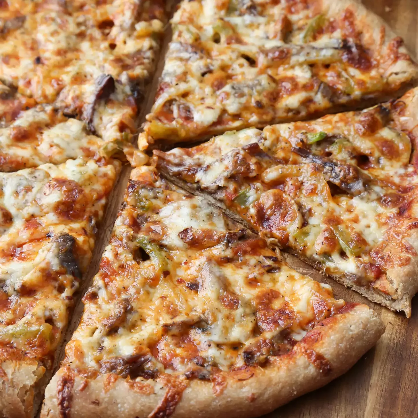 پیتزا گوشت و قارچ